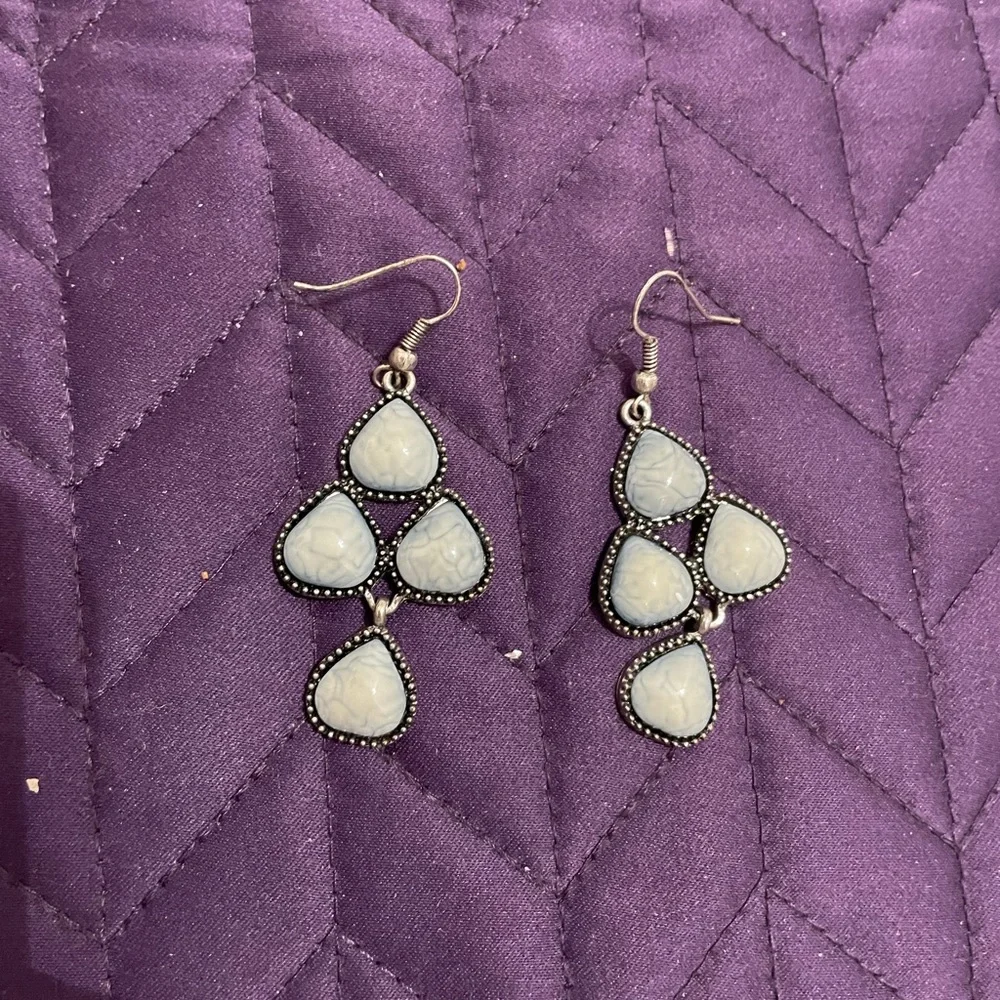 Earrings - Picture 1 of 2